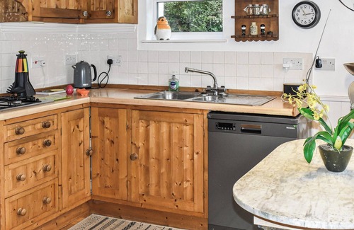 Totland Bay Cottage | 2 bedroom accommodation in Totland Bay