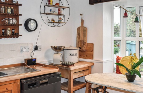 Totland Bay Cottage | 2 bedroom accommodation in Totland Bay