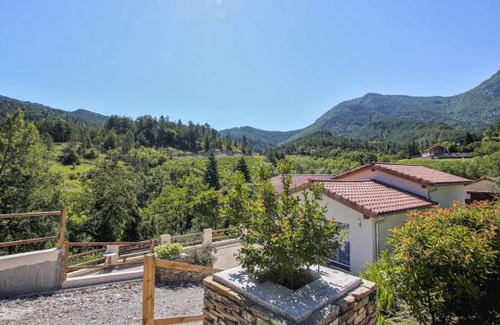 Espenel House | 2 bedroom accommodation in Espenel