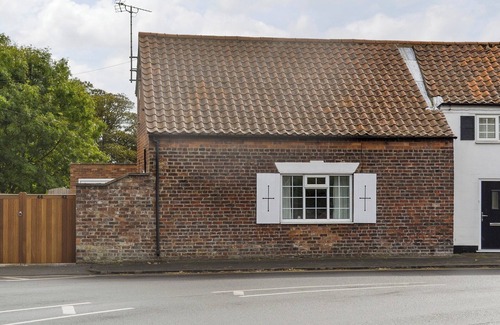 Sewerby Cottage | 2 bedroom accommodation in Sewerby, near Bridlington