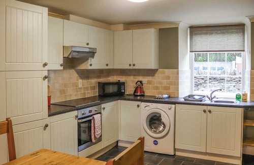 Morfa Bychan Cottage | 2 bedroom accommodation in Morfa Bychan, near Porthmadog