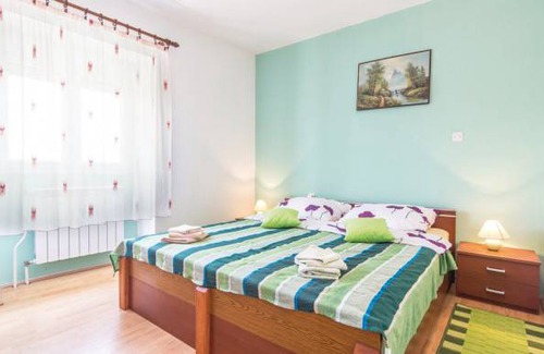 Grzini Apartment | 2 bedroom accommodation in Zminj