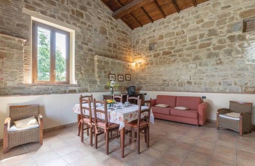 Monteluiano Apartment | 2 bedroom accommodation in San Cipriano-Gubbio Pg