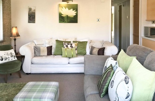 Frodsham House | 2 bedroom accommodation in Frodsham, Nr Chester