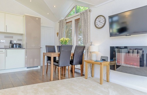 Narberth Ski Chalet | 2 bedroom accommodation in Narberth, Nr Tenby