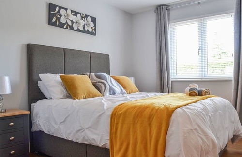 Offenham Cabin | 2 bedroom accommodation in Offenham