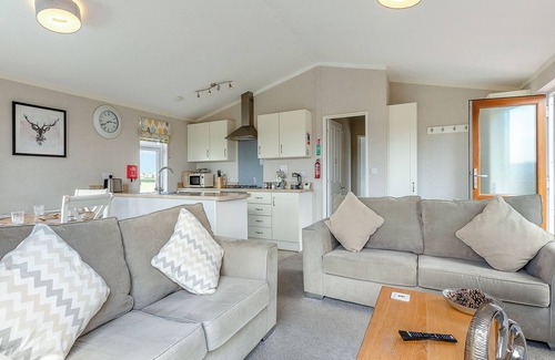 Somerton Ski Chalet | 2 bedroom accommodation in Charlton Adam, Somerton