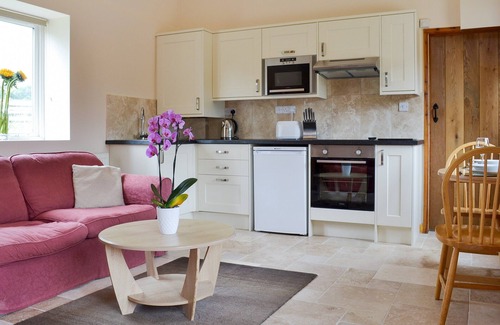 Loxton Cottage | 2 bedroom accommodation in Shiplate, Bleadon