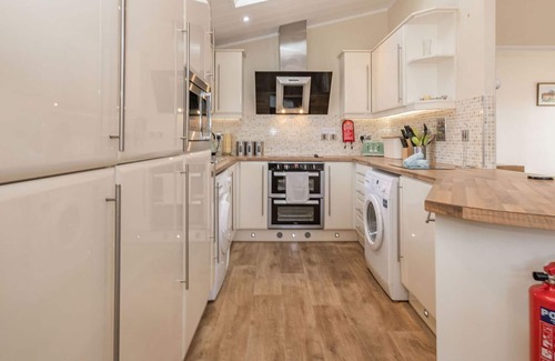 Yaxham Cabin | 2 bedroom accommodation in Yaxham, Dereham