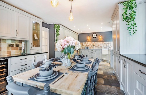 Skegness Cottage | 2 bedroom accommodation in Bratoft, near Burgh-le-Marsh