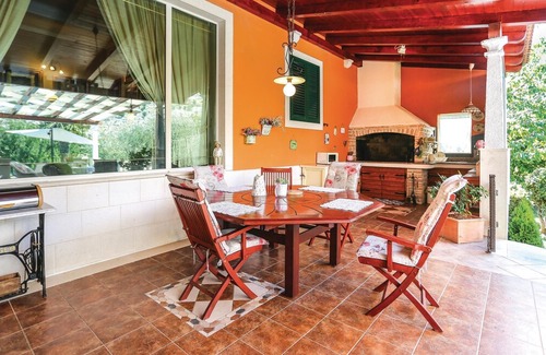 Srinjine House | 2 bedroom accommodation in Srinjine