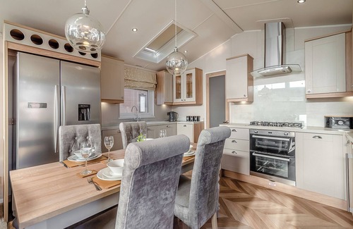 Arnold Ski Chalet | 2 bedroom accommodation in Skirlaugh, Nr Hull