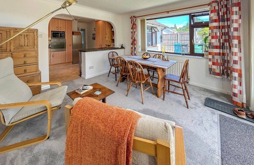 Broadstone Cottage | 2 bedroom accommodation in Broadstone, near Poole