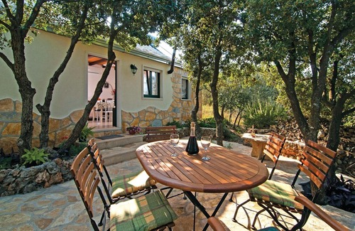 Pucisca House | 2 bedroom accommodation in Pucisca