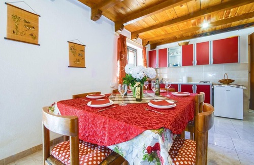 Pucisca House | 2 bedroom accommodation in Pucisca