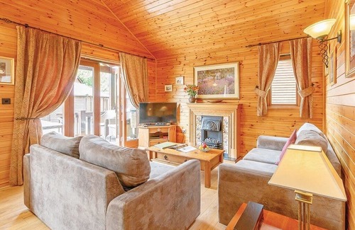 Tilford Cabin | 2 bedroom accommodation in Tilford, Farnham