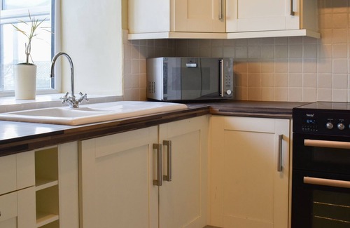 Mold Cottage | 2 bedroom accommodation in Rhosesmor, near Mold