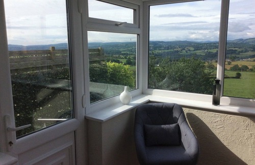 Mold Cottage | 2 bedroom accommodation in Rhosesmor, near Mold