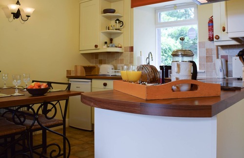 Perth Cottage | 2 bedroom accommodation in Scone, near Perth