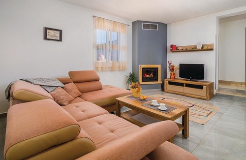 Snasici Apartment | 2 bedroom accommodation in Labin