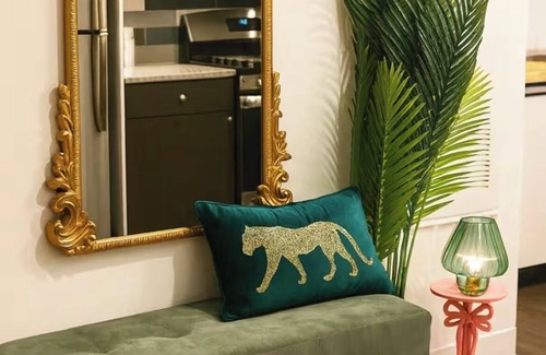 East Cambridge Apartment | 2-bedroom apart in Cambridge with balcony Garage parking