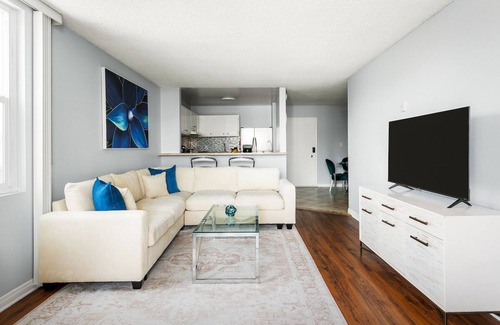 South Redondo Apartment | 2-bedroom apartment in wonderful Redondo Beach with WiFi, pool, jacuzzi, gym,