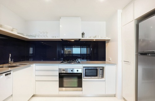 Surfers Paradise Apartment | 2 Bedroom Apartment 1243 Circle on Cavill -Ocean Views -Parking -WIFI- FOXTEL