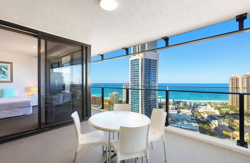 Surfers Paradise Apartment | 2 Bedroom Apartment 1243 Circle on Cavill -Ocean Views -Parking -WIFI- FOXTEL