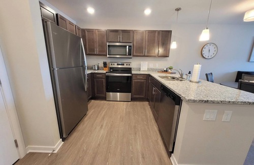 Fenton Apartment | 2-Bedroom apartment in Fenton, MI with Wi-Fi, Fitness Center, & in-unit Laundry!