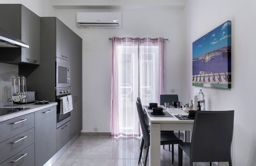 Gzira Apartment | 2-bedroom apartment in Gżira with AC