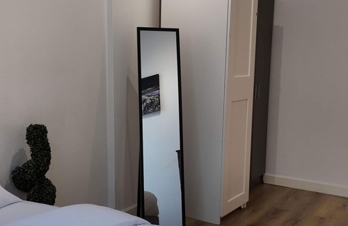 Somers Town Apartment | 2-bedroom apartment in superb London with AC HW1A