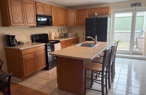 Lorain Apartment | 2-bedroom apartment in wonderful Lorain with AC