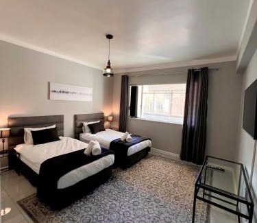 Sea Point Apartment | 2 Bedroom Apartment in Sea Point