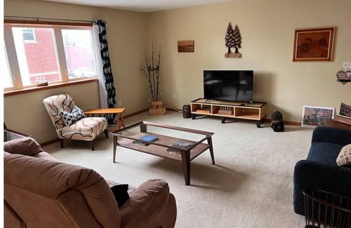 Woodward Apartment | 2 Bedroom Apartment next to High Trestle Trail