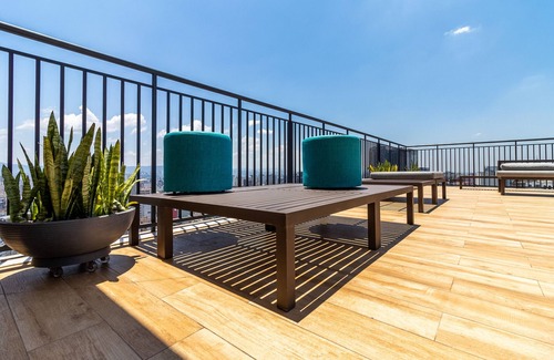 Consolacao Apartment | 2 Bedroom Apartment with swimming pool, gym, laundry and hammocks on the windows