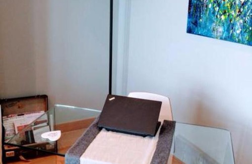 Newhaven Apartment | 2 Bedroom Apartment with Sea View Sleeps 4