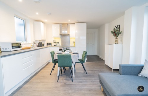 Peninsula Apartment | 2 Bedroom Apt. with Balcony - Greenwich SE10