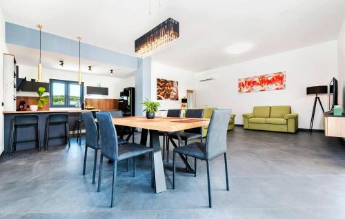 Borik House | 2 Bedroom Awesome Home In Rovinj
