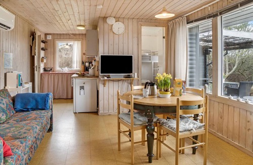 Bog By House | 2 bedroom beautiful home in Bogø By