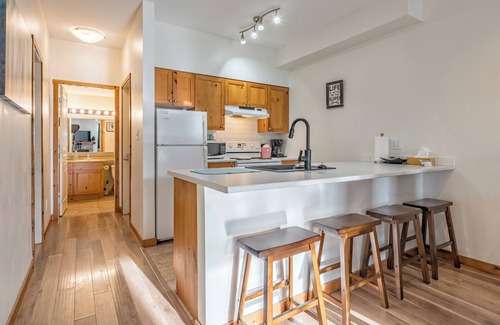 Silver Star Mountain Condo | 2 bedroom/2 bathroom ground-level, newly renovated, corner condo at Creekside