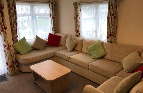 Shanklin House | 2 Bedroom Caravan LG25, Shanklin, Isle of Wight