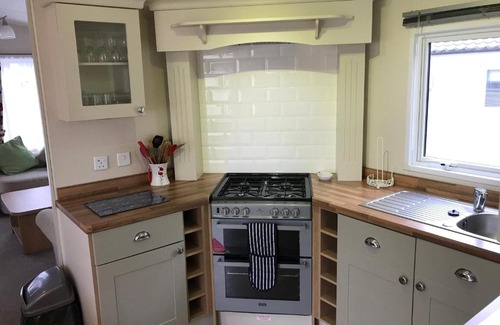 Shanklin House | 2 Bedroom Caravan LG25, Shanklin, Isle of Wight