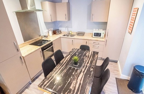 Sheffield House | 2 Bedroom City Apartment
