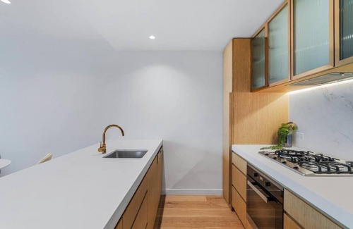 Melbourne Central Business District Apartment | 2 -Bedroom City View Apartment | 67sqm | Collins Street Melbourne CBD Unit 2