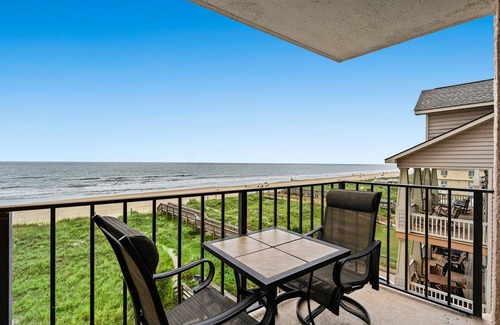Crescent Beach Condo | 2-bedroom Corner Unit with private balcony | Carolina Reef - 301