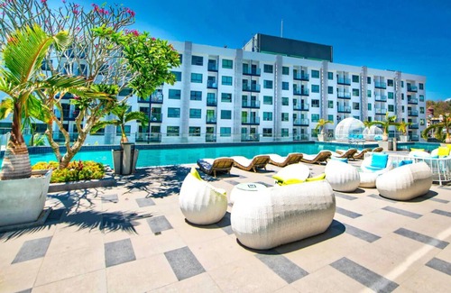Jomtien Condo | 2-bedroom condo in delightful Muang Pattaya with AC, WiFi, fitness room