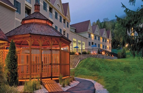 Hancock Condo | 2 Bedroom Condo, Sleeps 8, Kitchen, Jiminy Peak Ski Mountain, Bentley Brook!