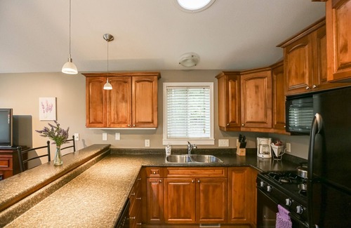Blind Bay Cottage | 2 Bedroom Cottage with Optional Bunkhouse at Blind Bay Resort