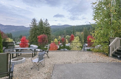 Blind Bay Cottage | 2 Bedroom Cottage with Optional Bunkhouse at Blind Bay Resort
