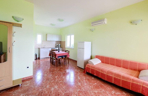 Ugljan Apartment | 2 bedroom cozy apartment in Ugljan